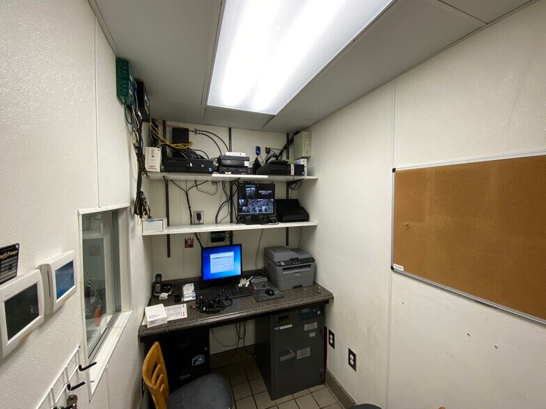 More Photos Of 3329 Rainbow Dr, Rainbow City Fast Food For Sale