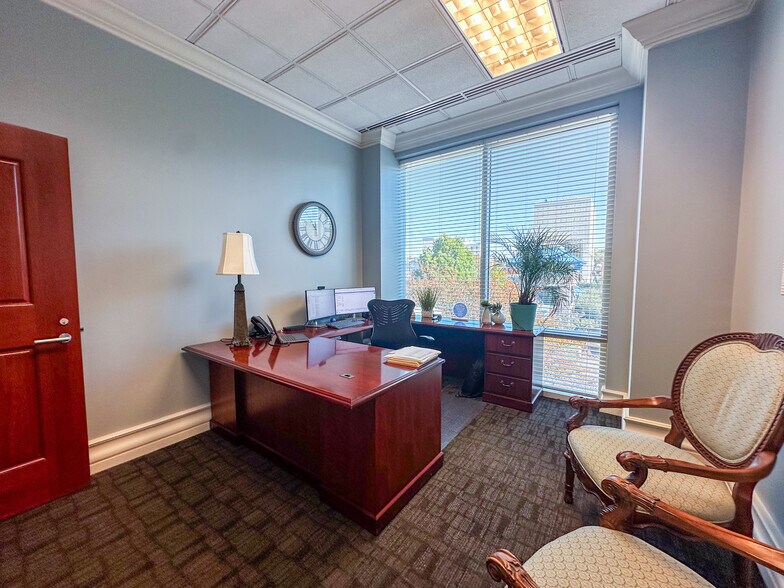More Photos Of 100 Church St SW, Huntsville Office Residential For Lease