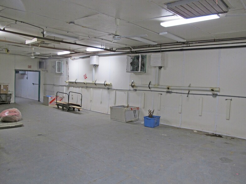 More Photos Of 150 China, Winslow Warehouse For Sale