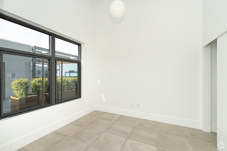 More Photos Of 330 S Cedros Ave, Solana Beach Apartments For Lease