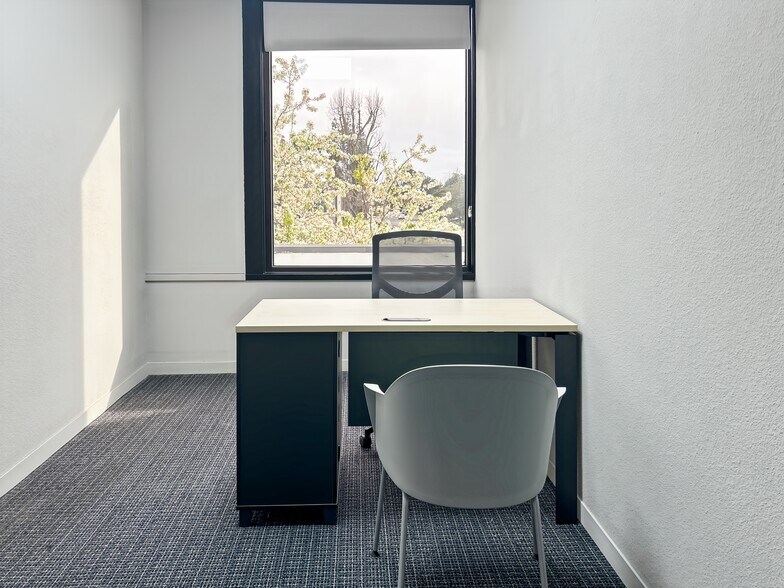 More Photos Of 2453 Grand Canal Blvd, Stockton Coworking Space