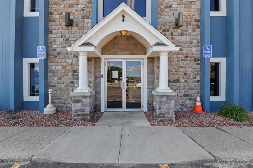 More Photos Of 2005 Lyell Ave, Rochester Office For Lease