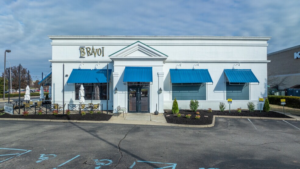 Primary Photo Of 206 Bullitt Ln, Louisville Restaurant For Lease