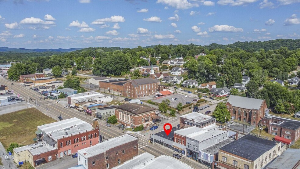 More Photos Of 430 N Roane St, Harriman Storefront For Sale