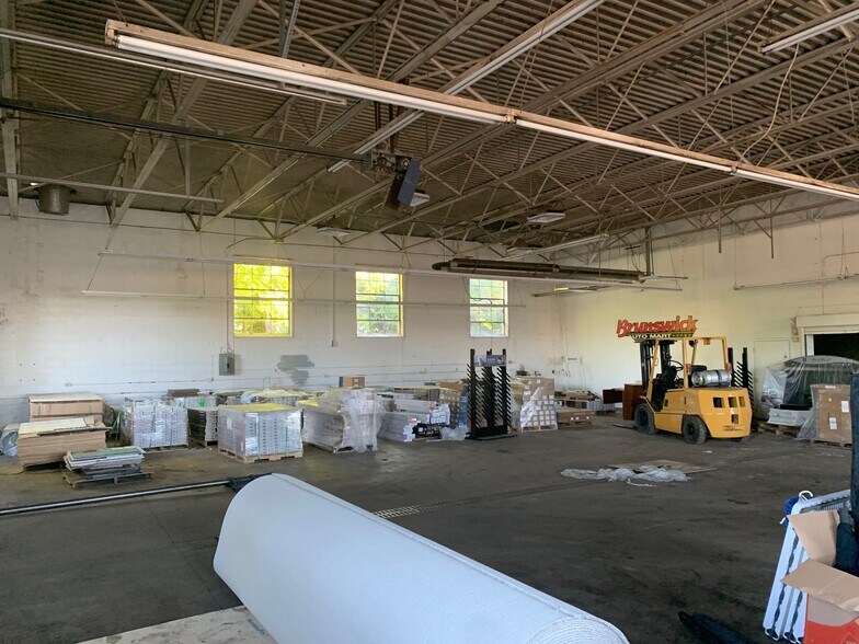 More Photos Of 3926 Pearl Rd, Medina Auto Dealership For Lease