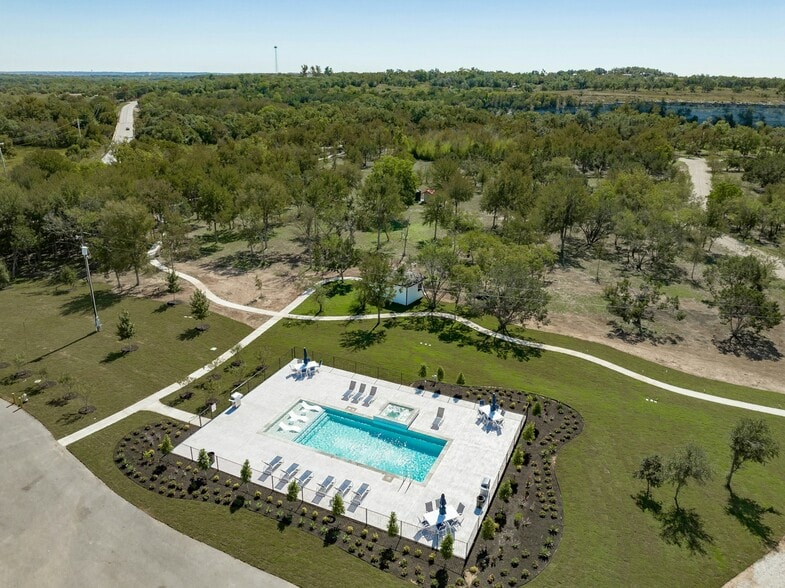 More Photos Of 1030 County Road 279, Liberty Hill Hotel For Sale