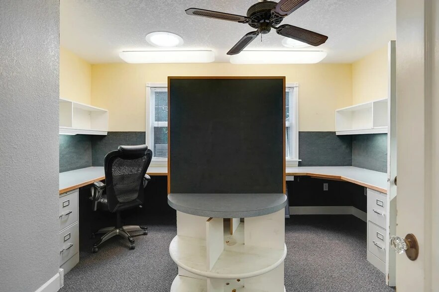 More Photos Of 1230 Fairview Ave SE, Salem Office For Sale