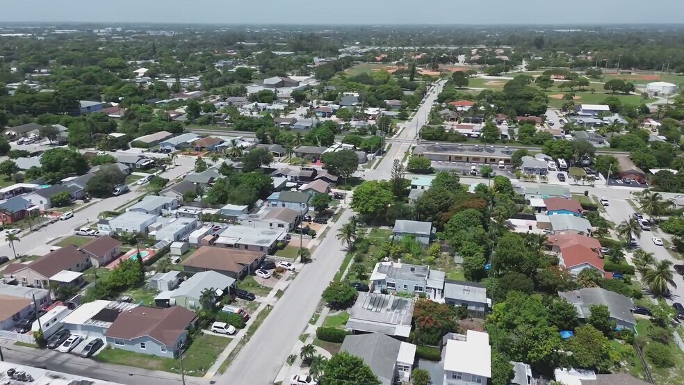 Primary Photo Of 2605 Kelly Ln, Lake Worth Light Distribution For Lease