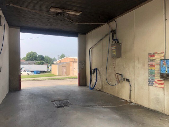 More Photos Of 1325 S Detroit St, Bellefontaine Carwash For Sale