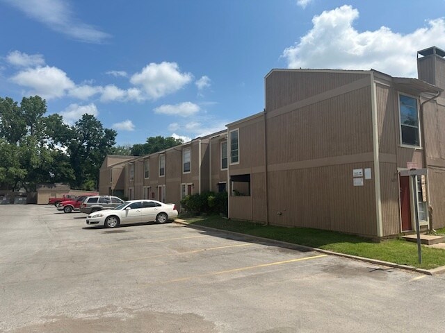 More Photos Of 1301-1379 E 63rd St, Tulsa Apartments For Sale