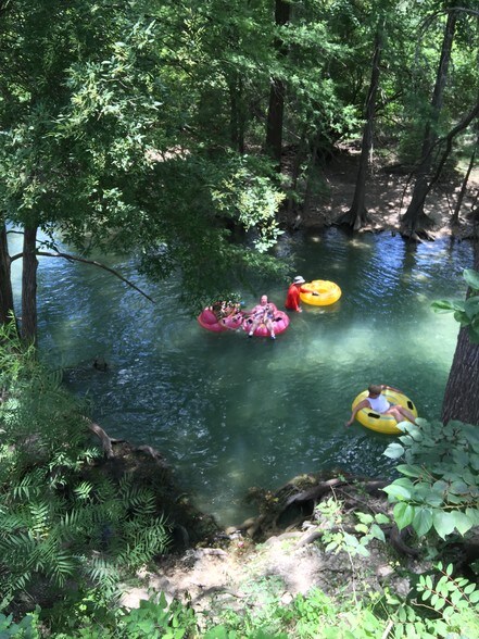 More Photos Of 7070 S US Highway 83, Concan Hotel For Sale