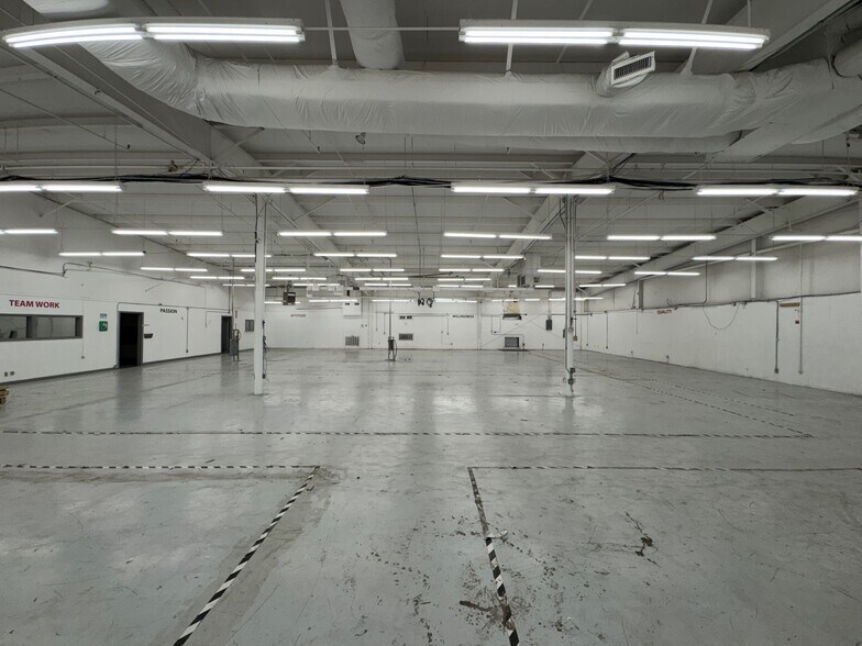 More Photos Of 7700 E 38th St, Tulsa Manufacturing For Lease