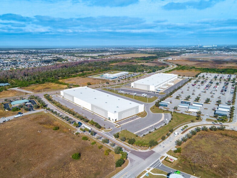 More Photos Of 3240 Clover Ridge Ave, Ruskin Unknown For Lease