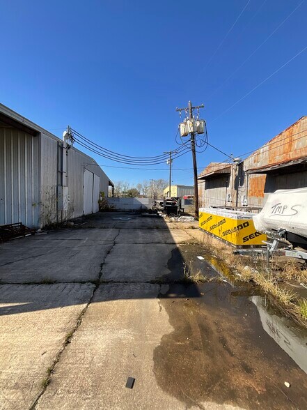 More Photos Of 3201 Texas Ave, La Marque Warehouse For Sale