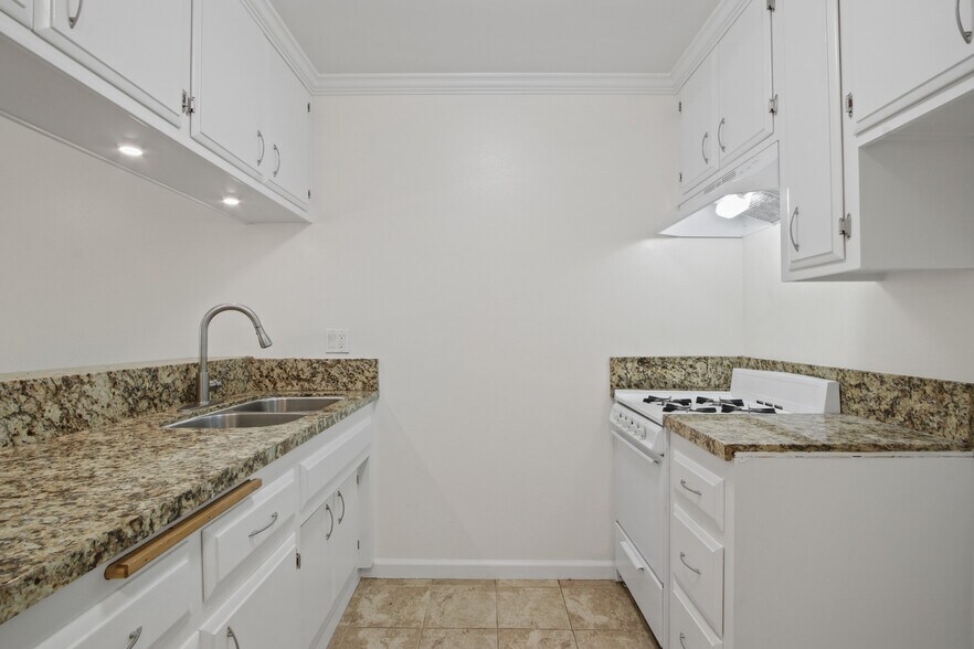 More Photos Of 3320 Redondo Beach Blvd, Torrance Apartments For Sale