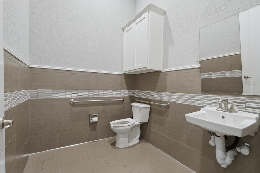 More Photos Of 5899 Preston Rd, Frisco Office For Sale