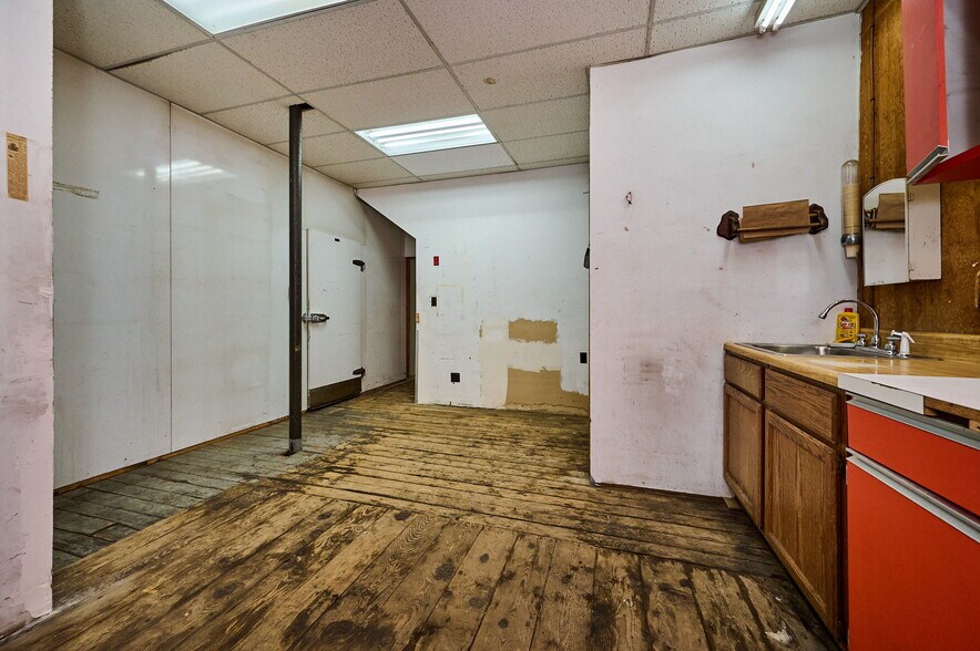 More Photos Of 42-44 Pleasant St, Easthampton Storefront Retail Residential For Sale