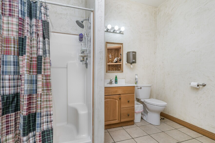 More Photos Of 11616 Tanglewood Rd, Amarillo Office For Sale