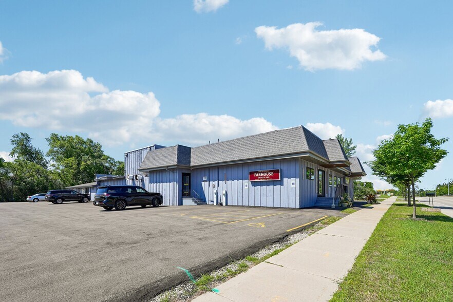 More Photos Of S76W17745 Janesville Rd, Muskego Restaurant For Sale
