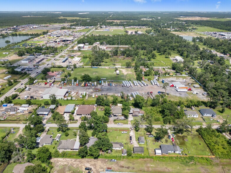 More Photos Of 6734 E Mount Houston Rd, Houston Warehouse For Sale