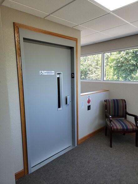 More Photos Of 14640 W Greenfield Ave, Brookfield Office Residential For Lease