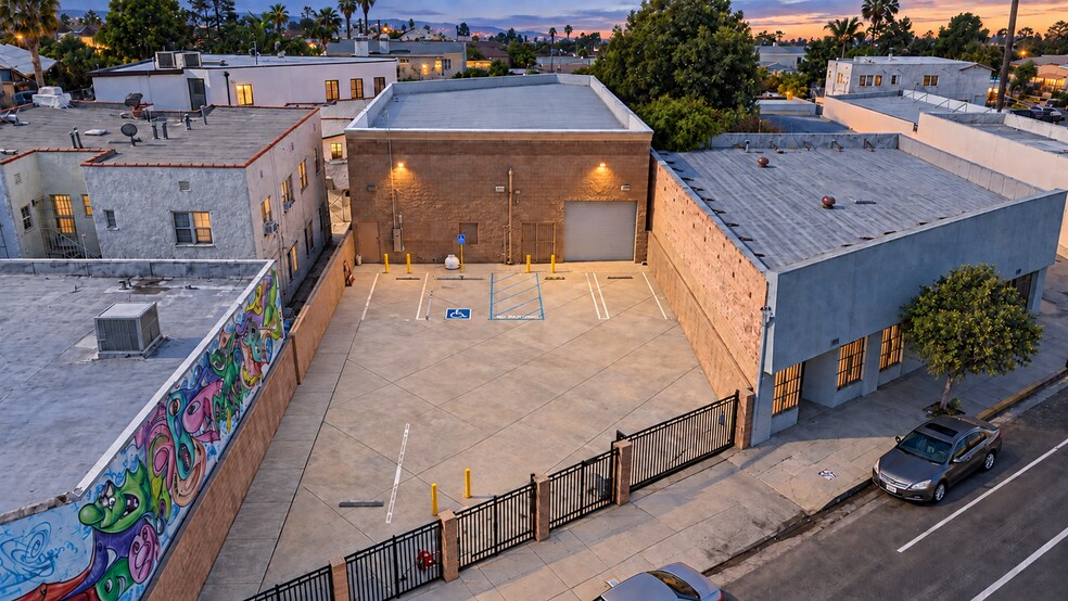 Primary Photo Of 4910 W Adams Blvd, Los Angeles Industrial For Lease