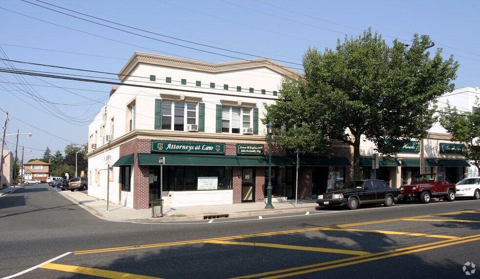 More Photos Of 21-27 Merrick Ave, Merrick Storefront Retail Office For Lease