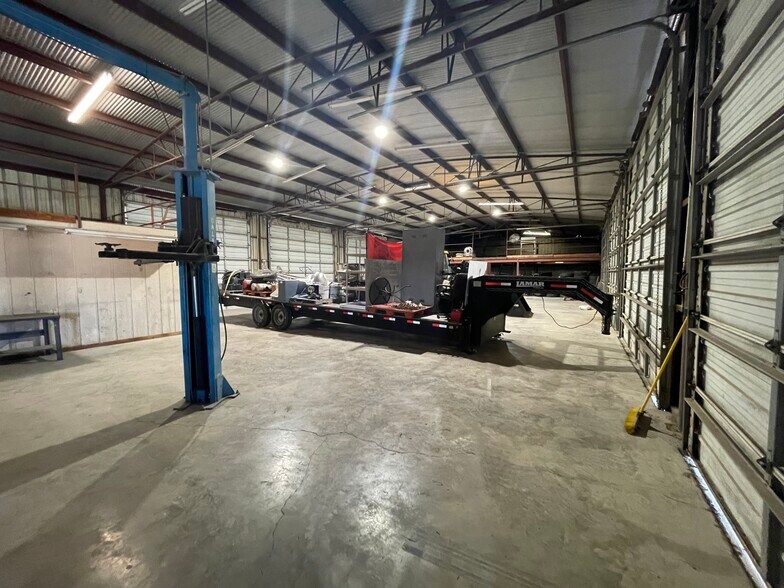 More Photos Of 14685 Old Frio City Rd, Lytle Warehouse For Sale