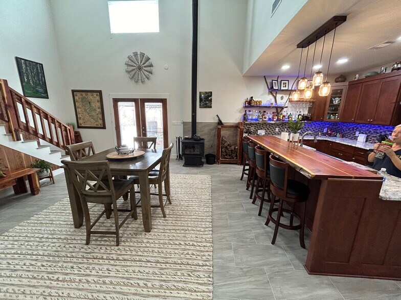 More Photos Of 141 County Road 851, Elizabeth Hotel For Sale