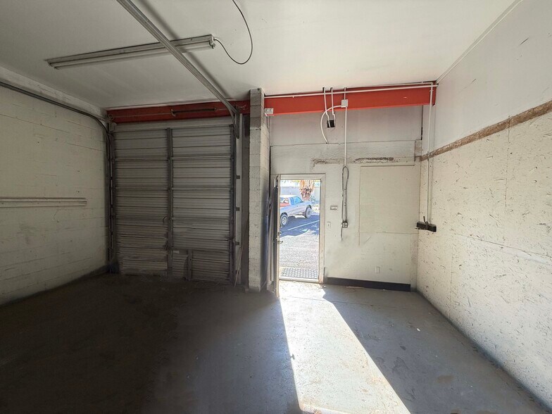 More Photos Of 17252 E Falcon Dr, Fountain Hills Warehouse For Lease