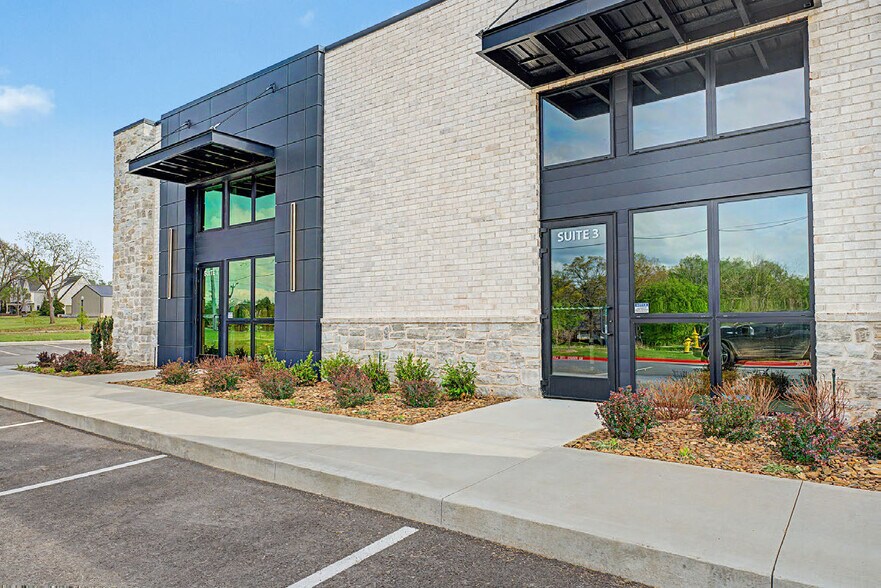 More Photos Of 4103 SW 2nd St, Bentonville Office For Lease