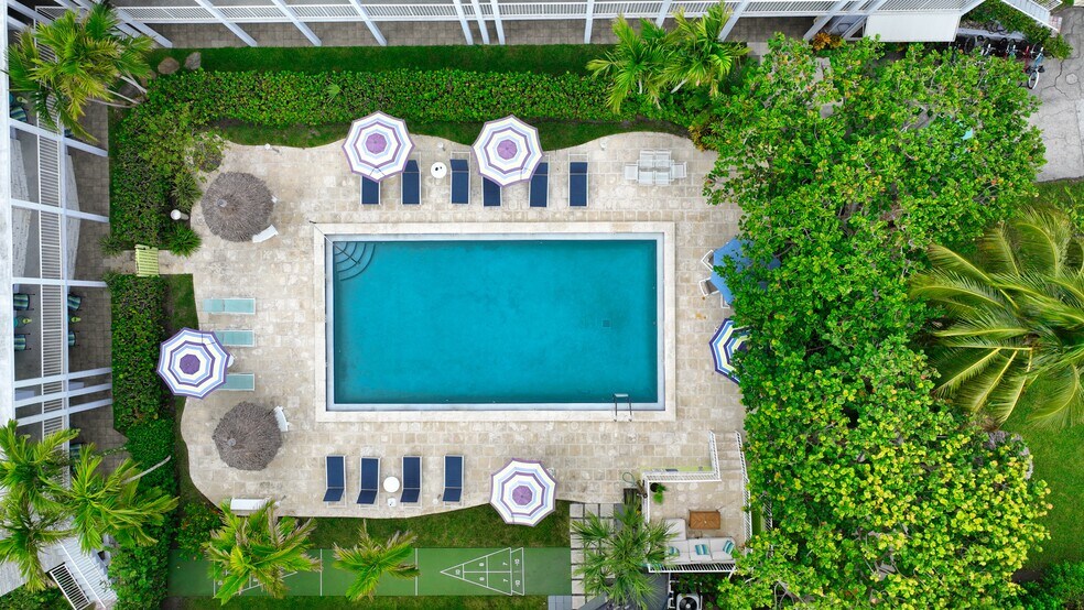 More Photos Of 1705 Ocean Dr, Vero Beach Hotel For Sale