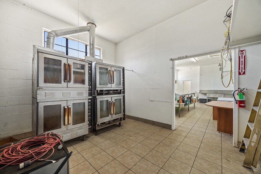 More Photos Of 33027 Road 159, Ivanhoe General Retail For Sale