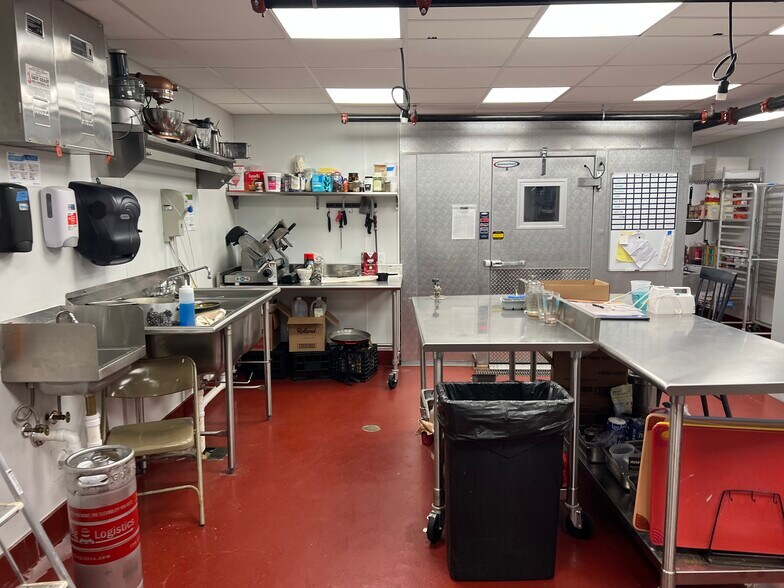 More Photos Of 28 Market St, Warren Theater Concert Hall For Sale