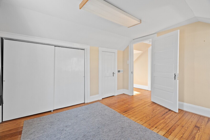 More Photos Of 605 E Nine Mile Rd, Highland Springs Office Residential For Sale