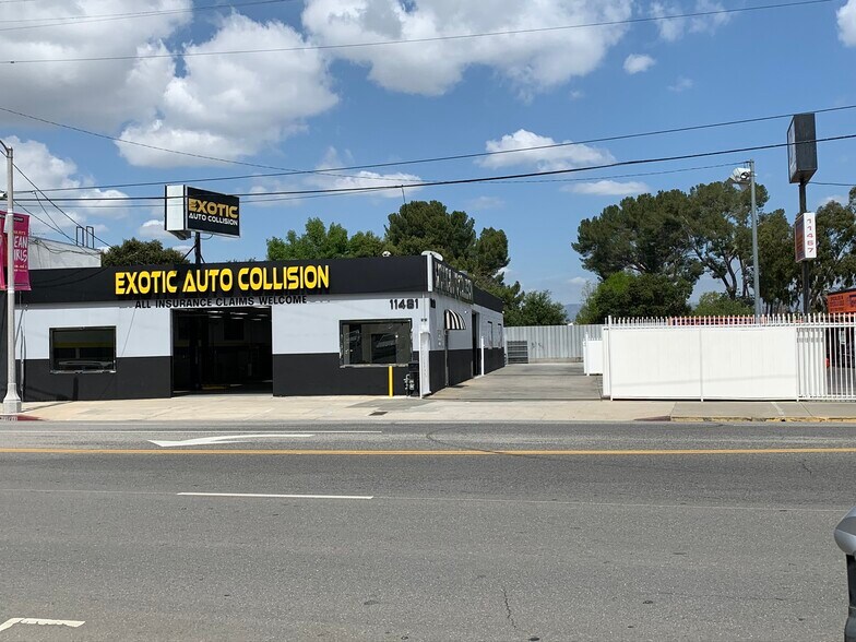 Primary Photo Of 11481 Ventura Blvd, Studio City Auto Repair For Lease