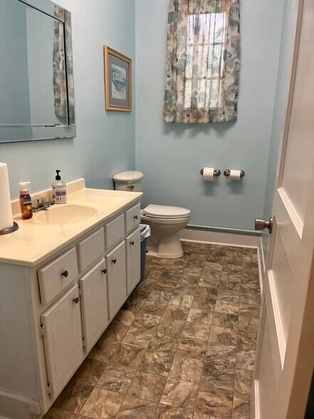 More Photos Of 836 Chester Ave, Tupelo Religious Facility For Sale