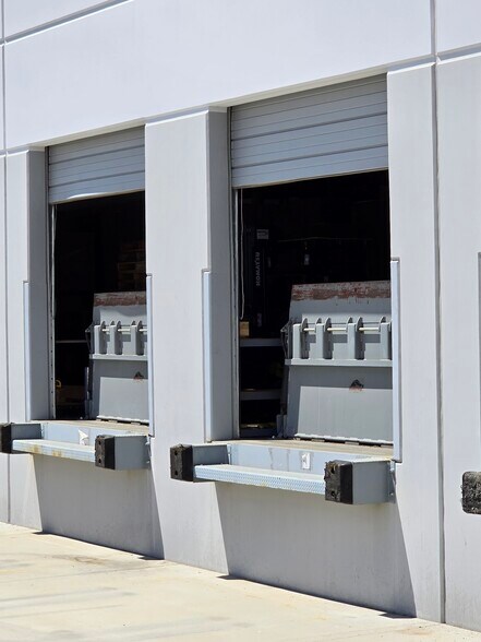 More Photos Of 510 S Magnolia Ave, Ontario Warehouse For Sale