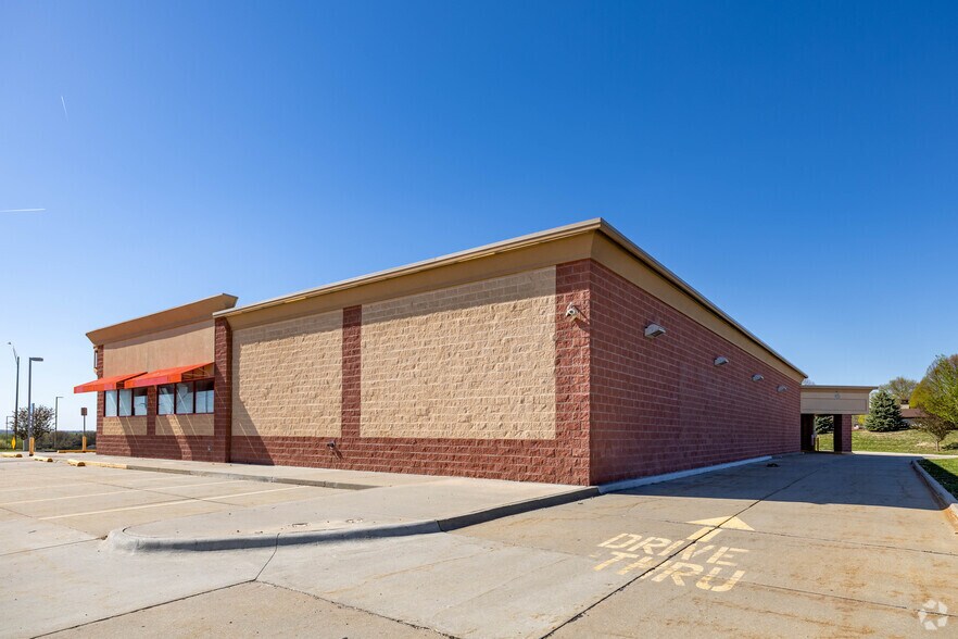 More Photos Of 10770 Fort St, Omaha Drugstore For Sale