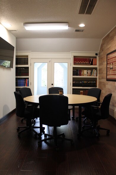 More Photos Of 4840 W Panther Creek Dr, The Woodlands Unknown For Lease