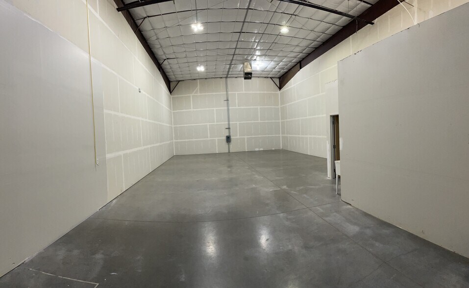 More Photos Of 478 S 2000 W, Springville Warehouse For Lease