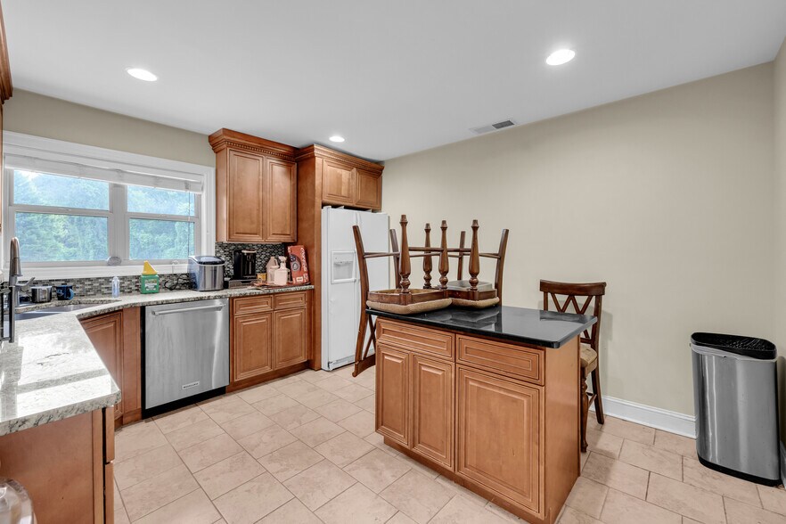 More Photos Of 2642 Loganville Hwy, Grayson Office Residential For Sale