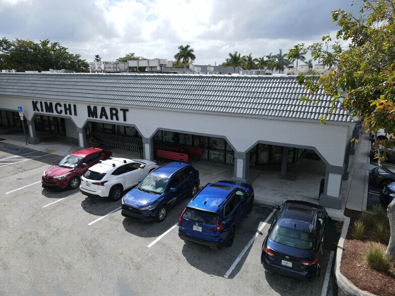 More Photos Of 11210-11300 Pines Blvd, Pembroke Pines Unknown For Lease
