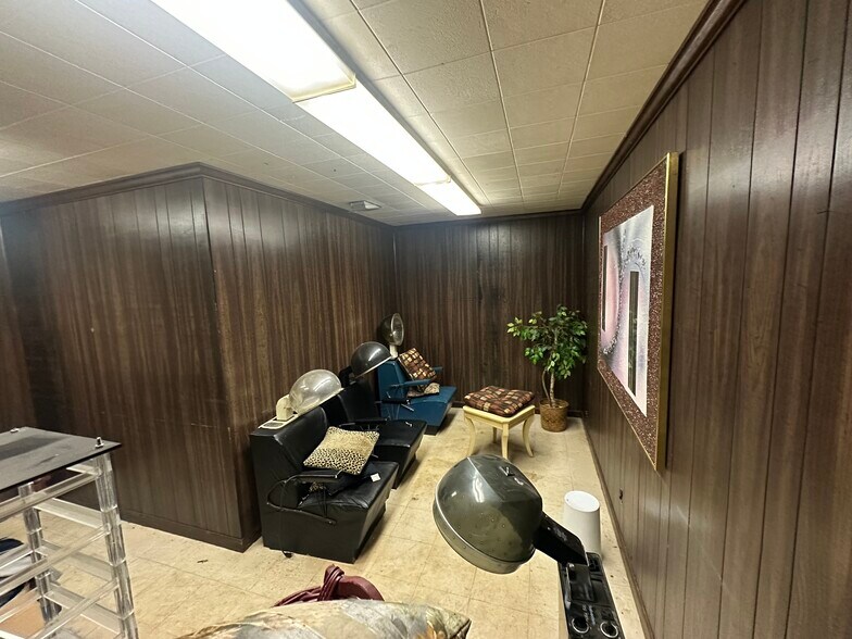 More Photos Of 3314 Millbranch Rd, Memphis Flex For Sale