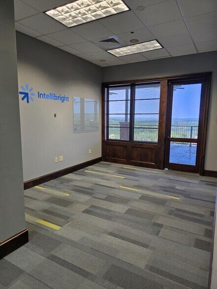 More Photos Of 3310 N Capital Of Texas Hwy, Austin Storefront Retail Office For Lease