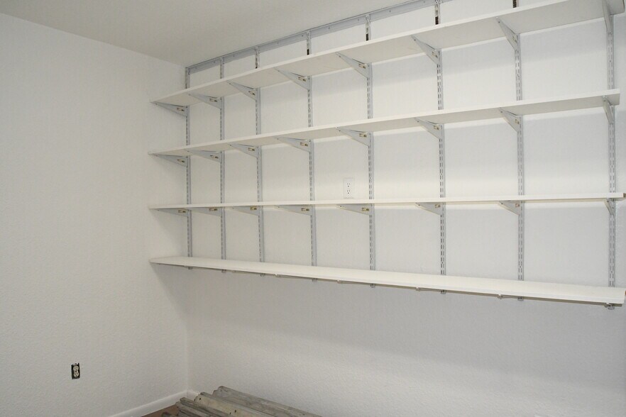 More Photos Of 1920 SW 22nd St, Miami Medical For Lease