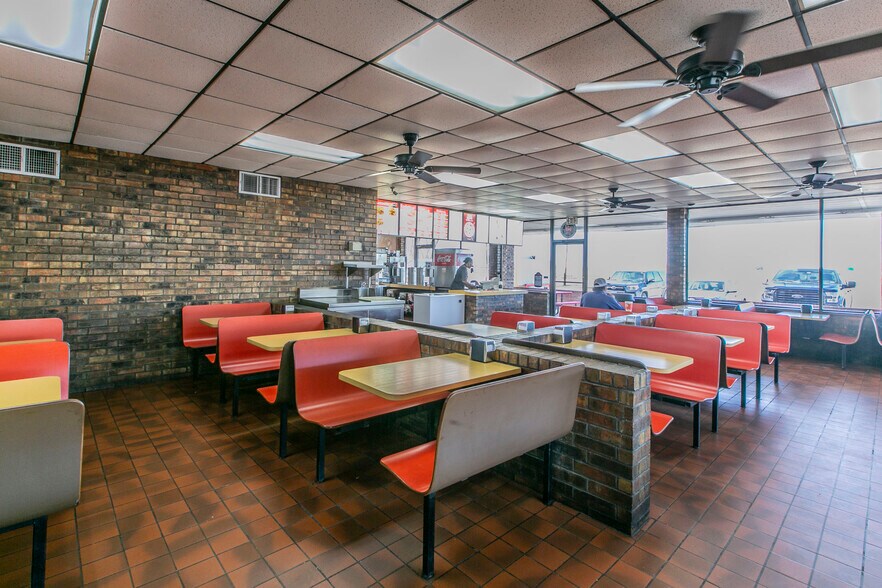 More Photos Of 200 State Highway 31, Trinidad Fast Food For Sale