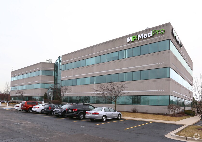 More Photos Of 1952 Mcdowell Rd, Naperville Business Park For Lease