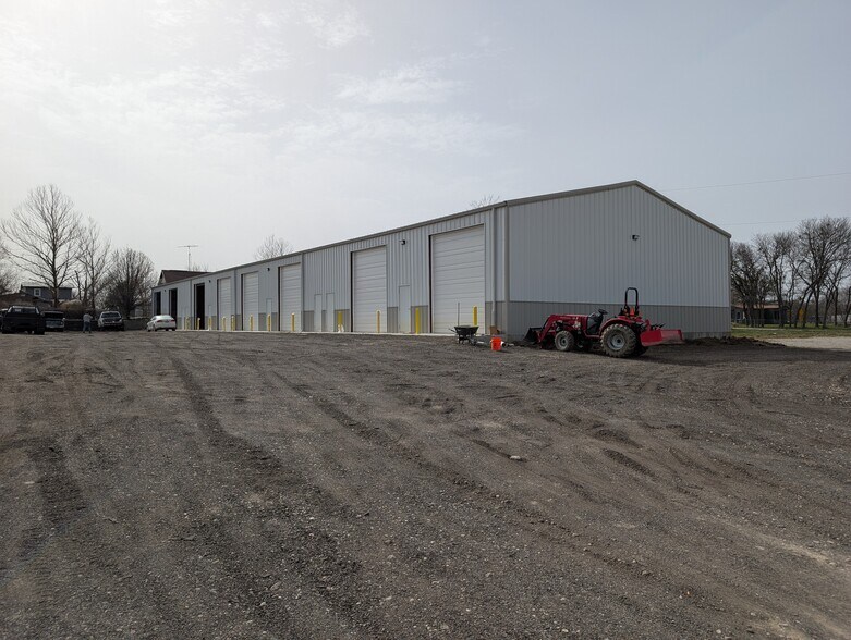 More Photos Of 7050 S FM 730, Azle Warehouse For Lease