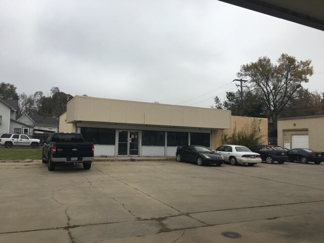 More Photos Of 520 W 6th Ave, Emporia Convenience Store For Sale
